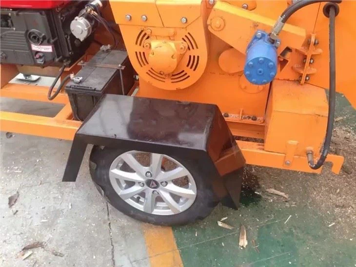 Diesel Engine Tree Branches Shredder